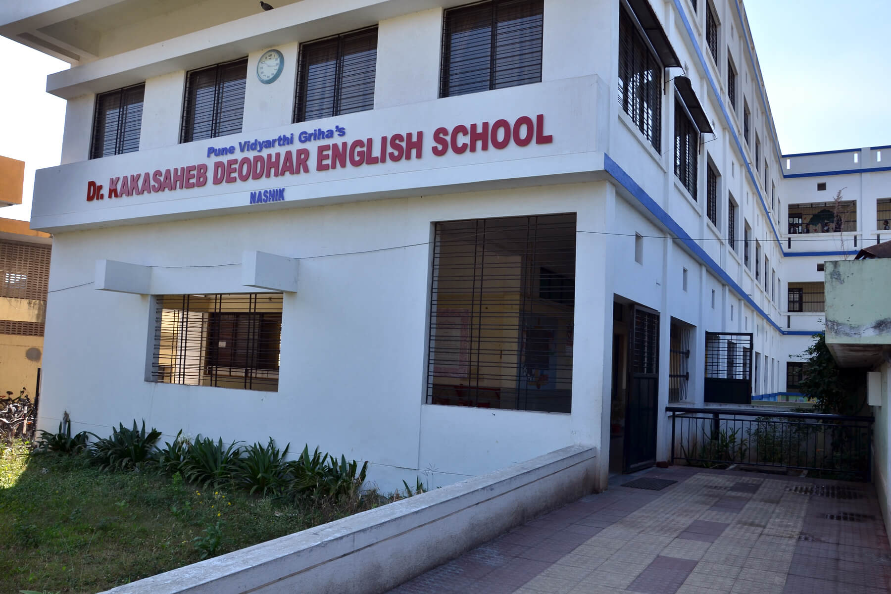 Dr. Kakasaheb Deodhar English School